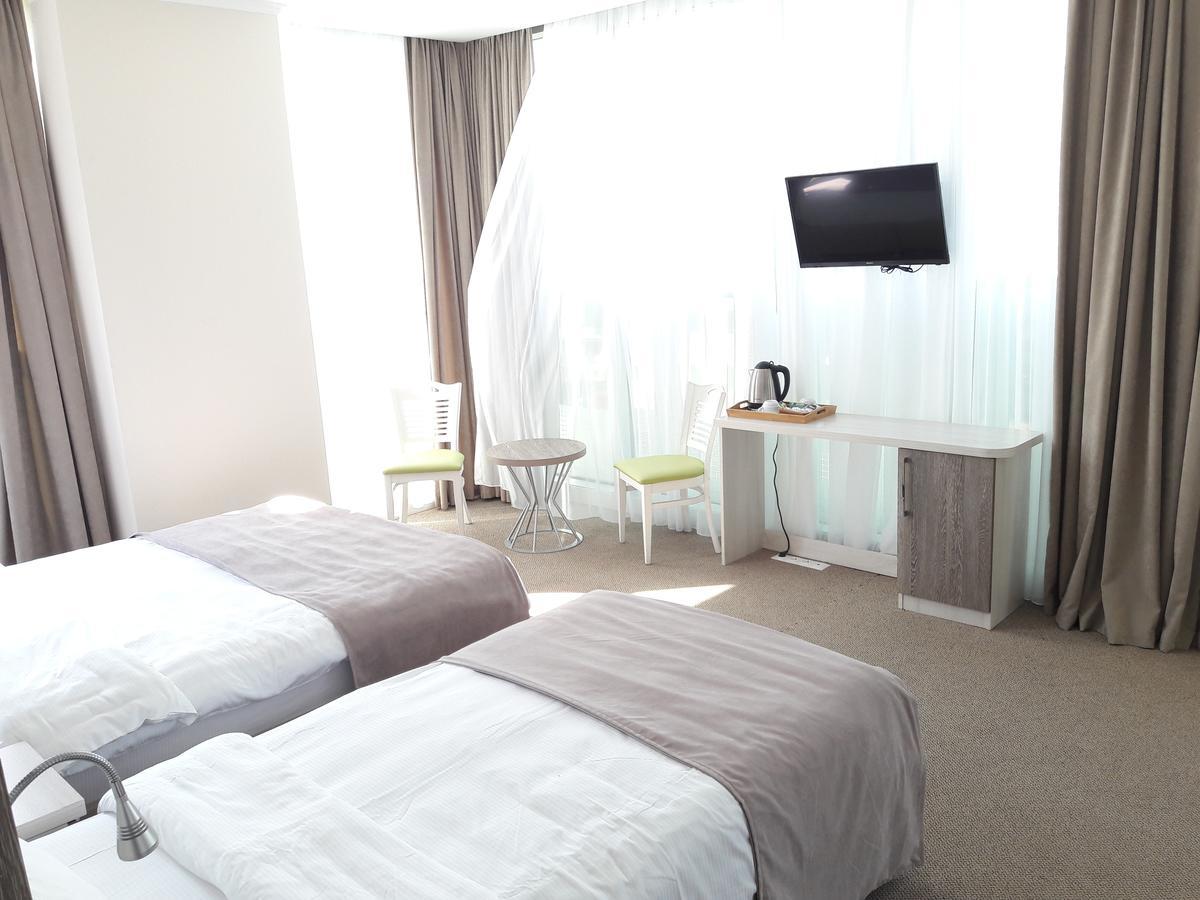 Hotel Green Glass Batum Dış mekan fotoğraf